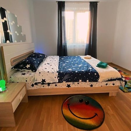 דירות סיגישוארה Apartament Smiley מראה חיצוני תמונה