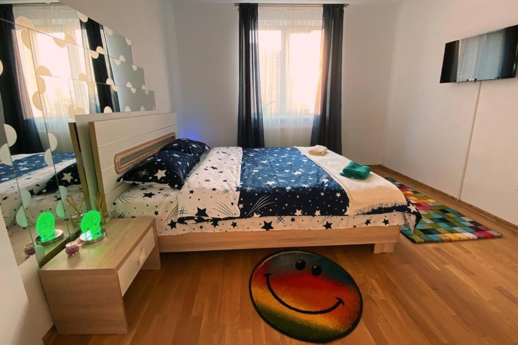 דירות סיגישוארה Apartament Smiley מראה חיצוני תמונה